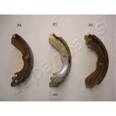 Комплект тормозных колодок GF587AF JAPANPARTS - купити в магазині запчастин по Україні